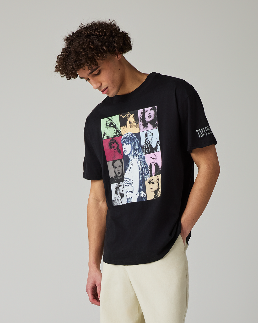Taylor Swift | The Eras Tour Through London Black T-Shirt L model close up front